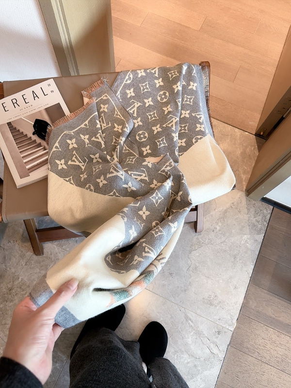 ブランドマフラー背面デザイン